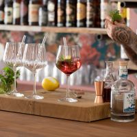 Vorschau: Gin & Tonic Celebration Nr. 46, Inhalt: 640 ml, D: 105 mm, H: 222 mm Vorschau: Gin & Tonic Celebration Nr. 46, Inhalt: 640 ml, D: 105 mm, H: 222 mm