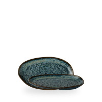 Churchill, Envisage Cascade : Sapphire Blue - Teller länglich organisch, 22 x 13 cm Churchill, Envisage Cascade : Sapphire Blue - Teller länglich organisch, 22 x 13 cm