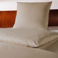 Bettgarnitur LARISSA 140 g/ m² - Streifsatin 8 mm Bettgarnitur LARISSA 140 g/ m² - Streifsatin 8 mm