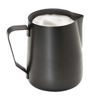 Milch / Universalkanne ANTIHAFT D: 9 cm, H: 11,5 cm, I: 0,6 ltr., Edelstahl, schwarz, PTFE-antihaftbeschichtet Milch / Universalkanne ANTIHAFT D: 9 cm, H: 11,5 cm, I: 0,6 ltr., Edelstahl, schwarz, PTFE-antihaftbeschichtet