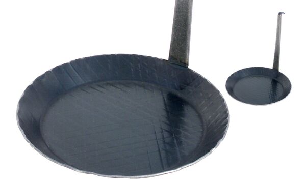 Brat-, Servier- Eisenpfanne flach, D: 24 cm, H: 2,8 cm