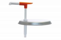 Deckel inkl. Pumpe weiss-orange für 10/ 12 kg Eimer, Dosierung: 30 ml, D: 280 mm Deckel inkl. Pumpe weiss-orange für 10/ 12 kg Eimer, Dosierung: 30 ml, D: 280 mm