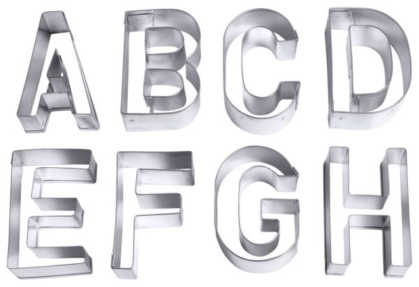 Ausstecher BUCHSTABEN, groß, Weißblech, 6 x 4 cm, H: 2,5 cm